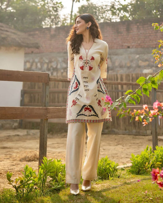 Floral Embroidered Cream V-Neck Kurta Set With Trouser