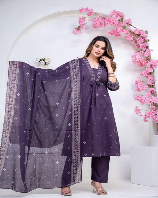 Floral embroidered blue Round-Neck Kurta set With Trouser & Dupatta